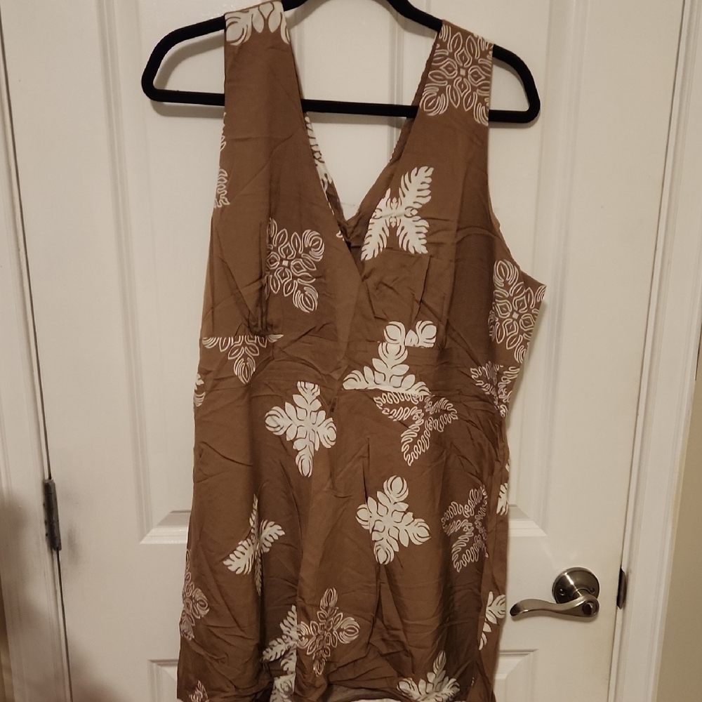 Chic Brown and White Floral Top